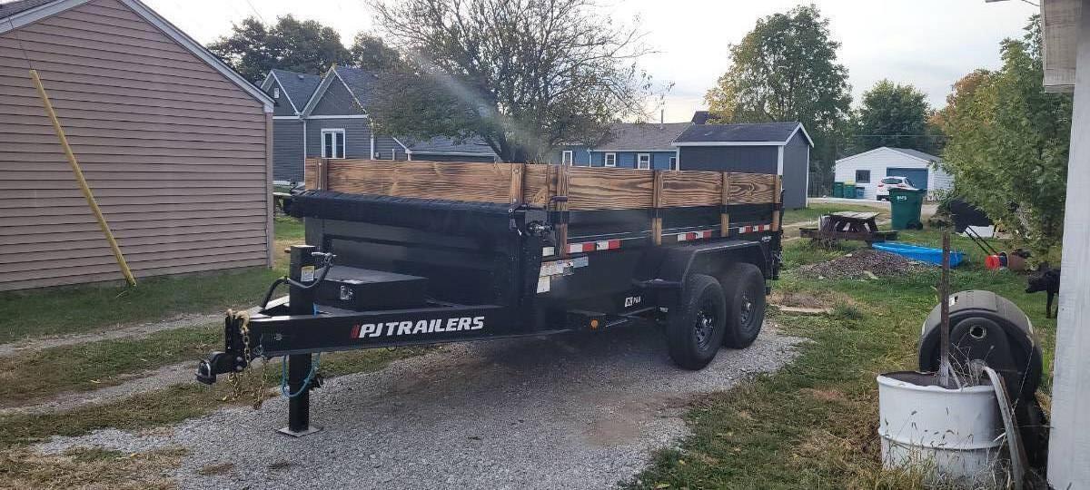 2022 PJ dump trailer, 14' x 7' x 3'.