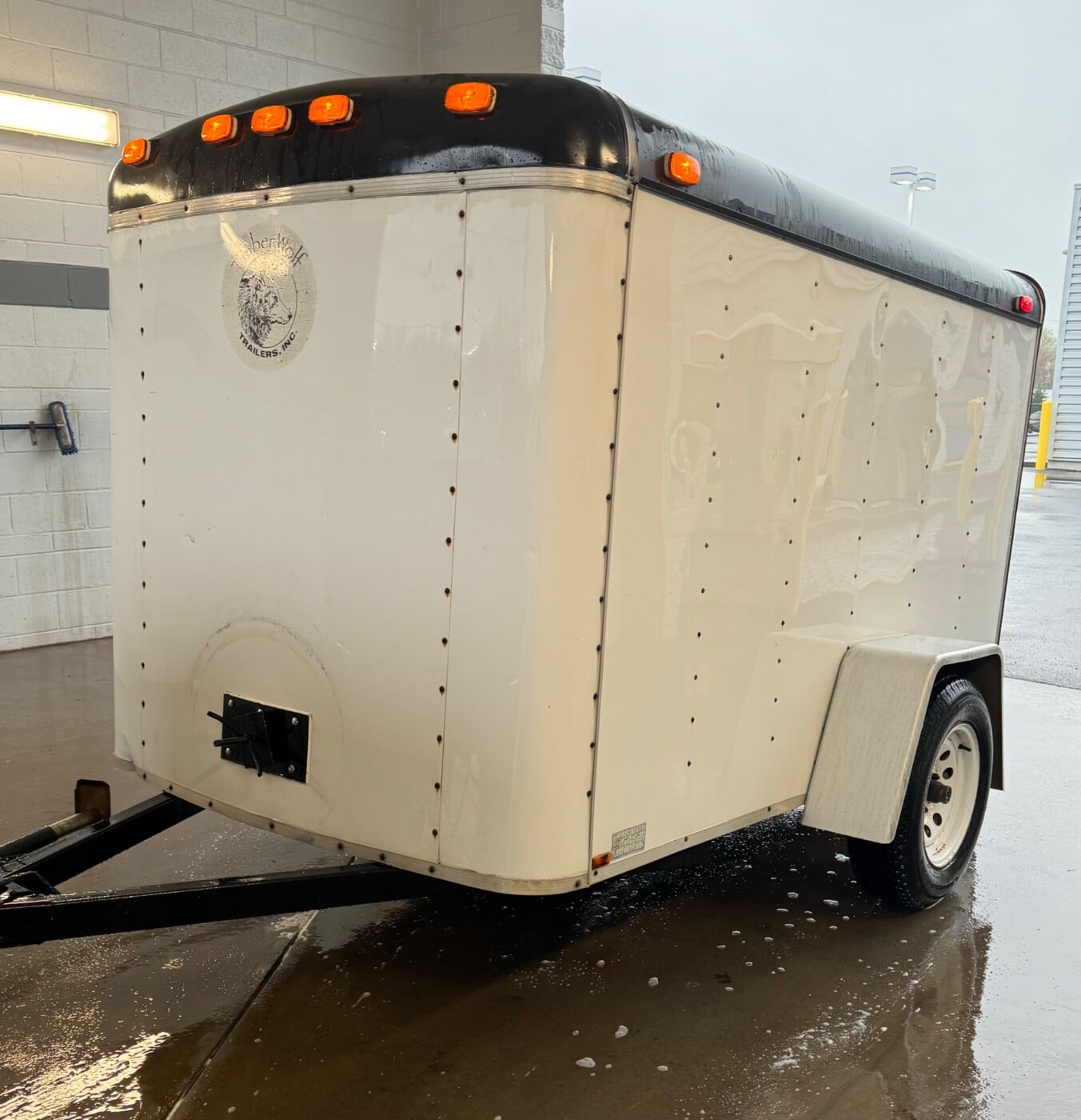 5'x 8' Enclosed Trailer