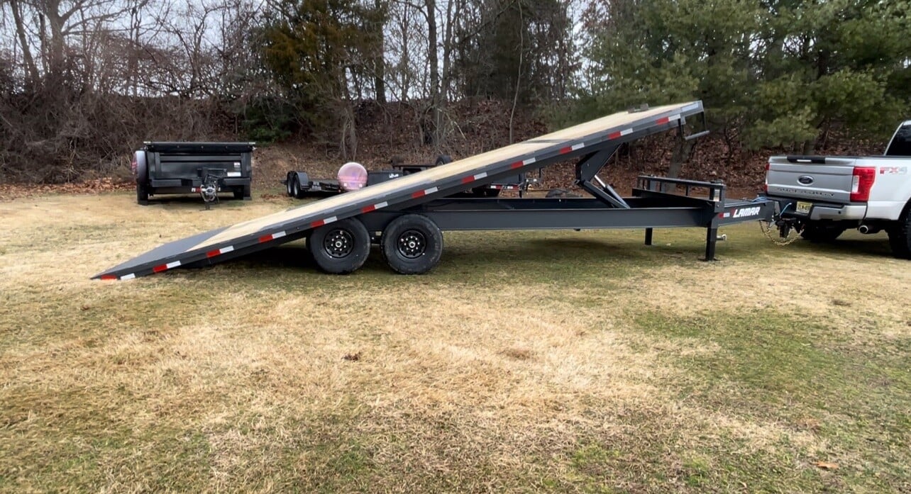 2024 Lamar FA8524 8.5x24 Deck-Over Tilt