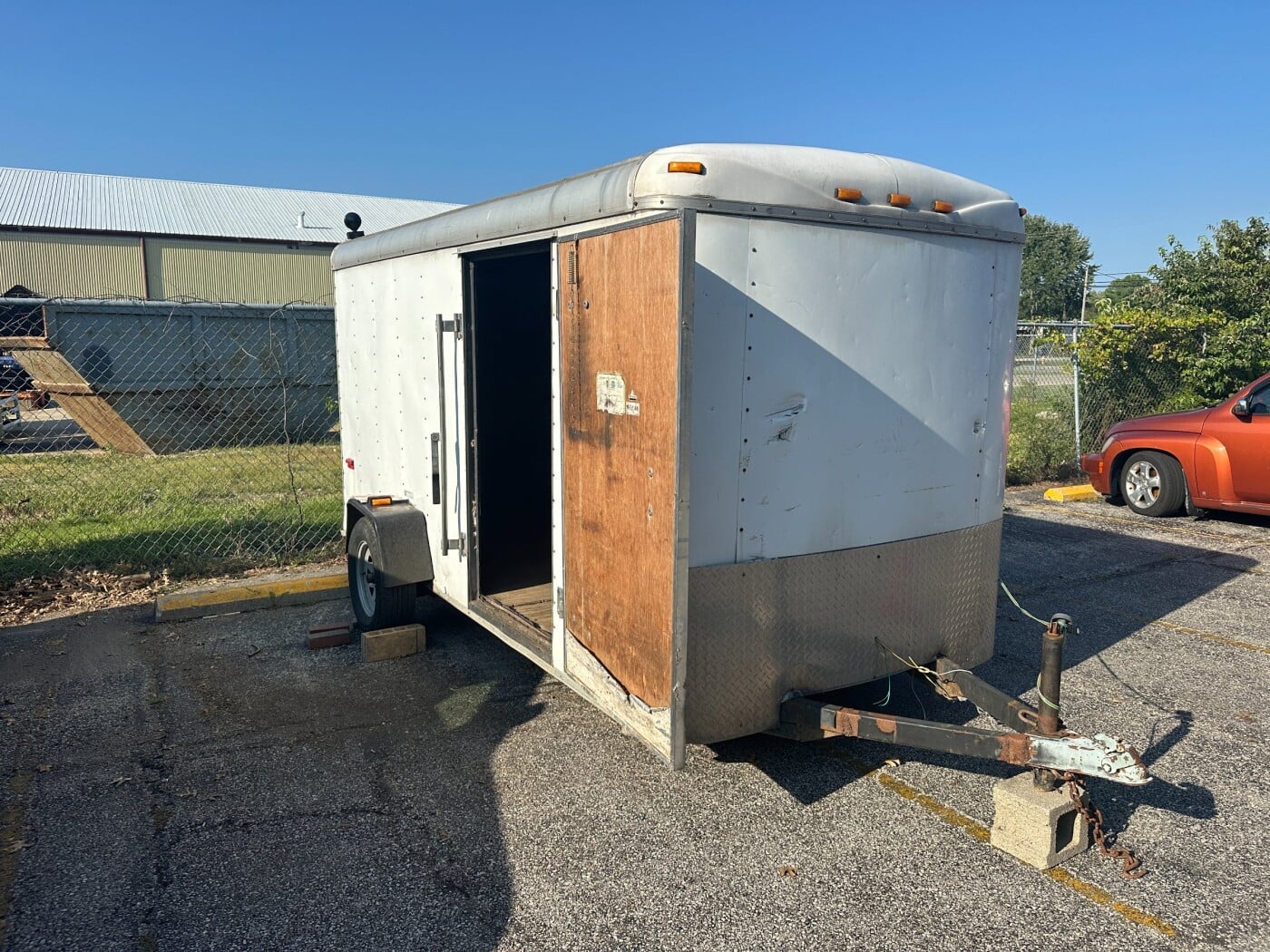 2002 Forrest River US Cargo Round Top Enclosed Trailer