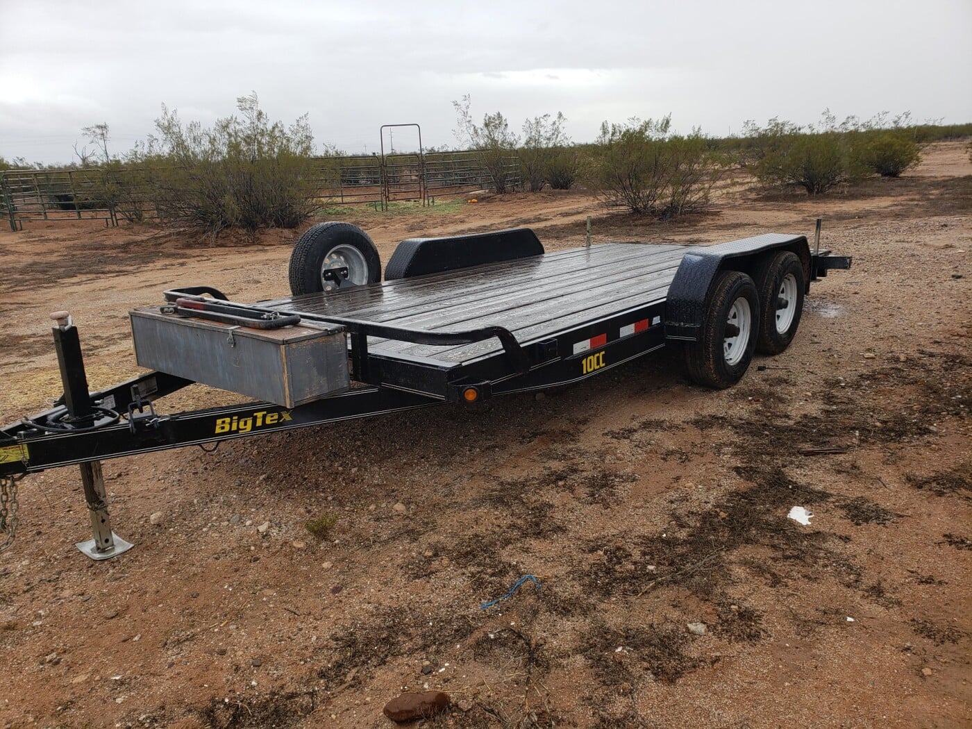 2011 Bigtex 10ch 7 by 16 car trailer