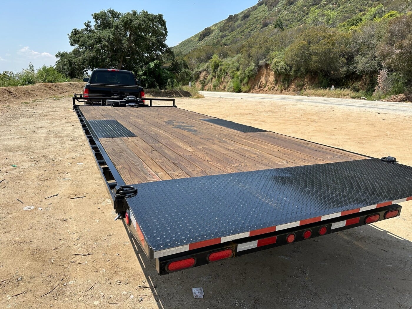 2024 PJ 22'x8.5' Hydraulic Tilt Deckover