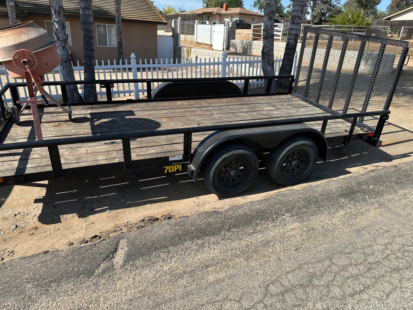 2005 Big Tex 70PI 16’ Flatbed trailer