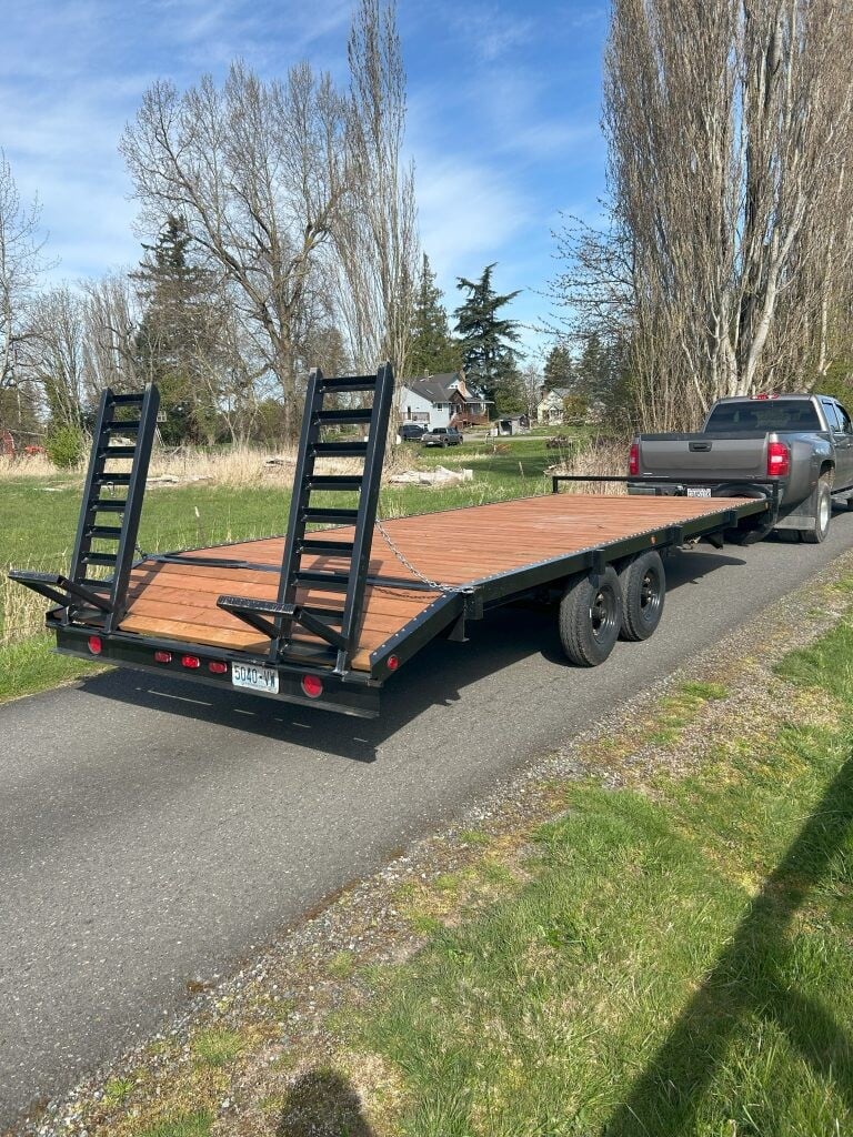 2000     Deckover Trailer with dovetail