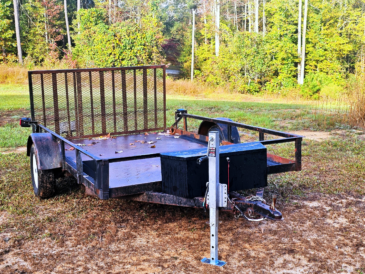 2015 General  Utility bumper pull  6ft by 10ft utility trailer