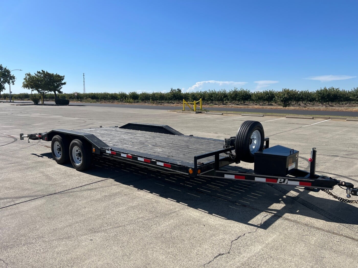2021 PJ Car trailer 20ft drive over fender trailer