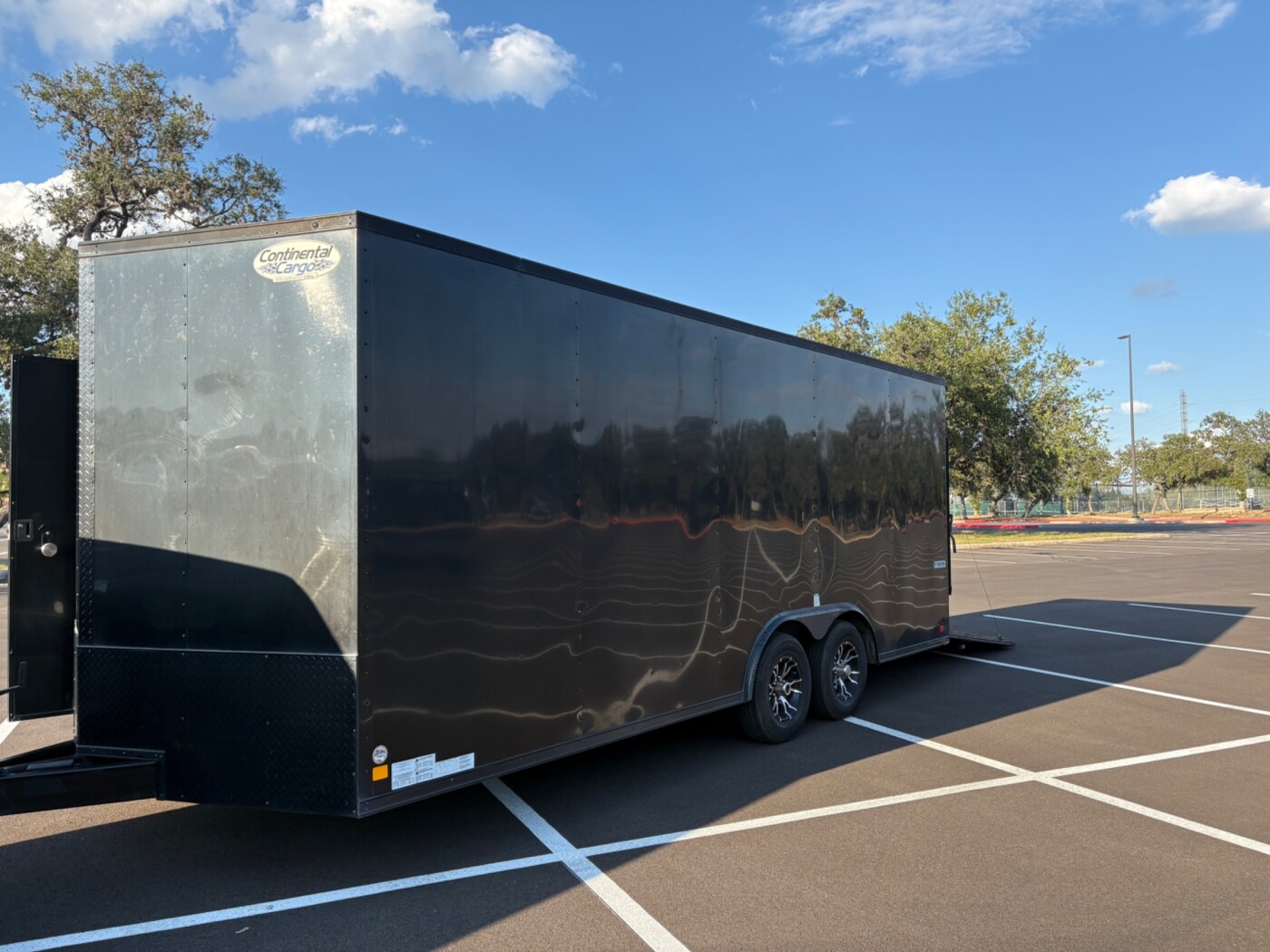 2018 Continental Cargo V-Series 20’ x 8.5’ Enclosed Trailer