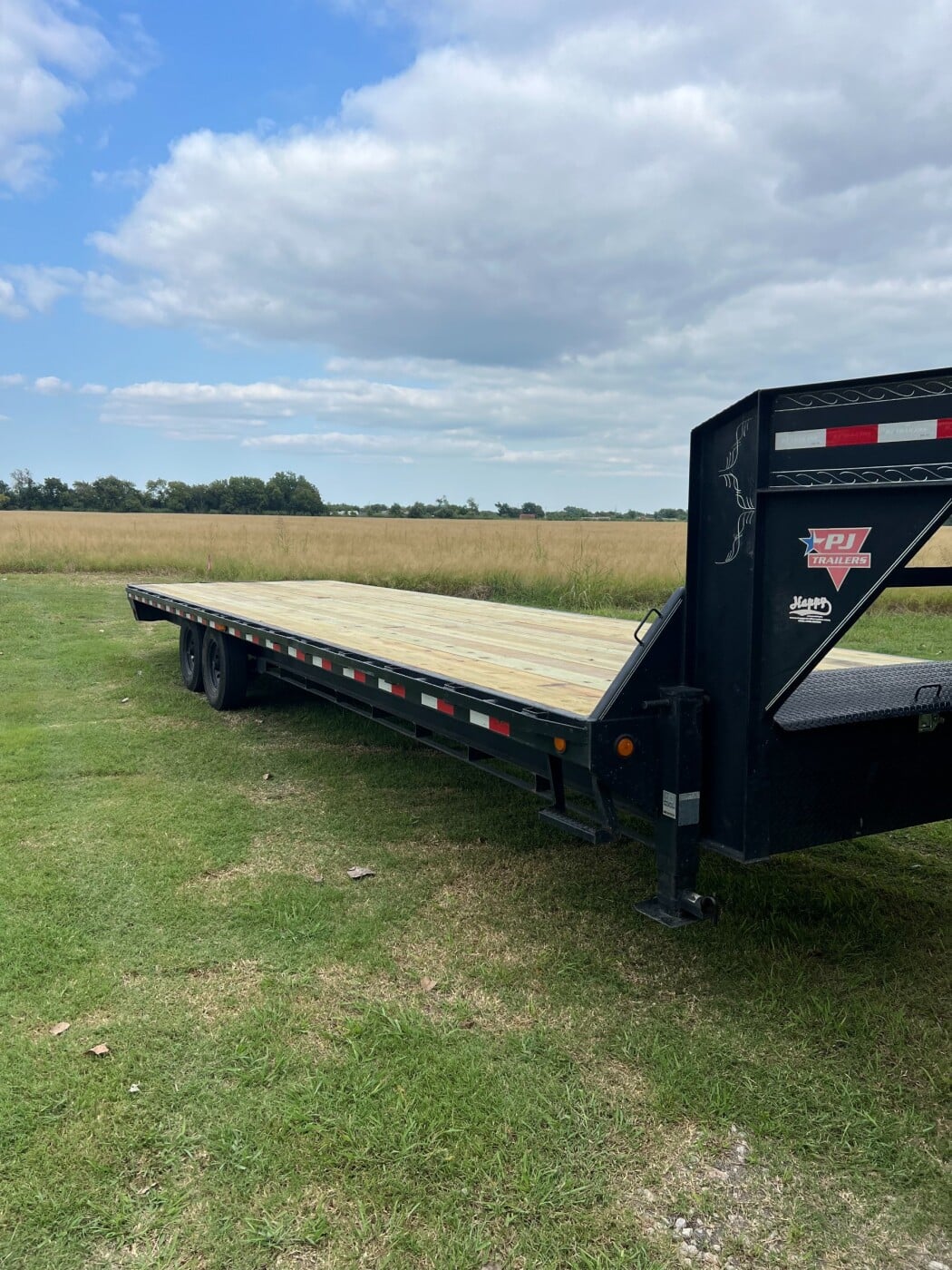 2019 PJ Deckover 30' Gooseneck Trailer