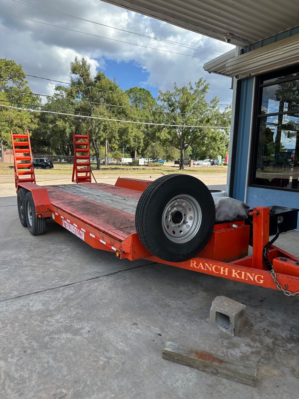 2017 AMER Ranch King Car Hauler / Equipment Trailer