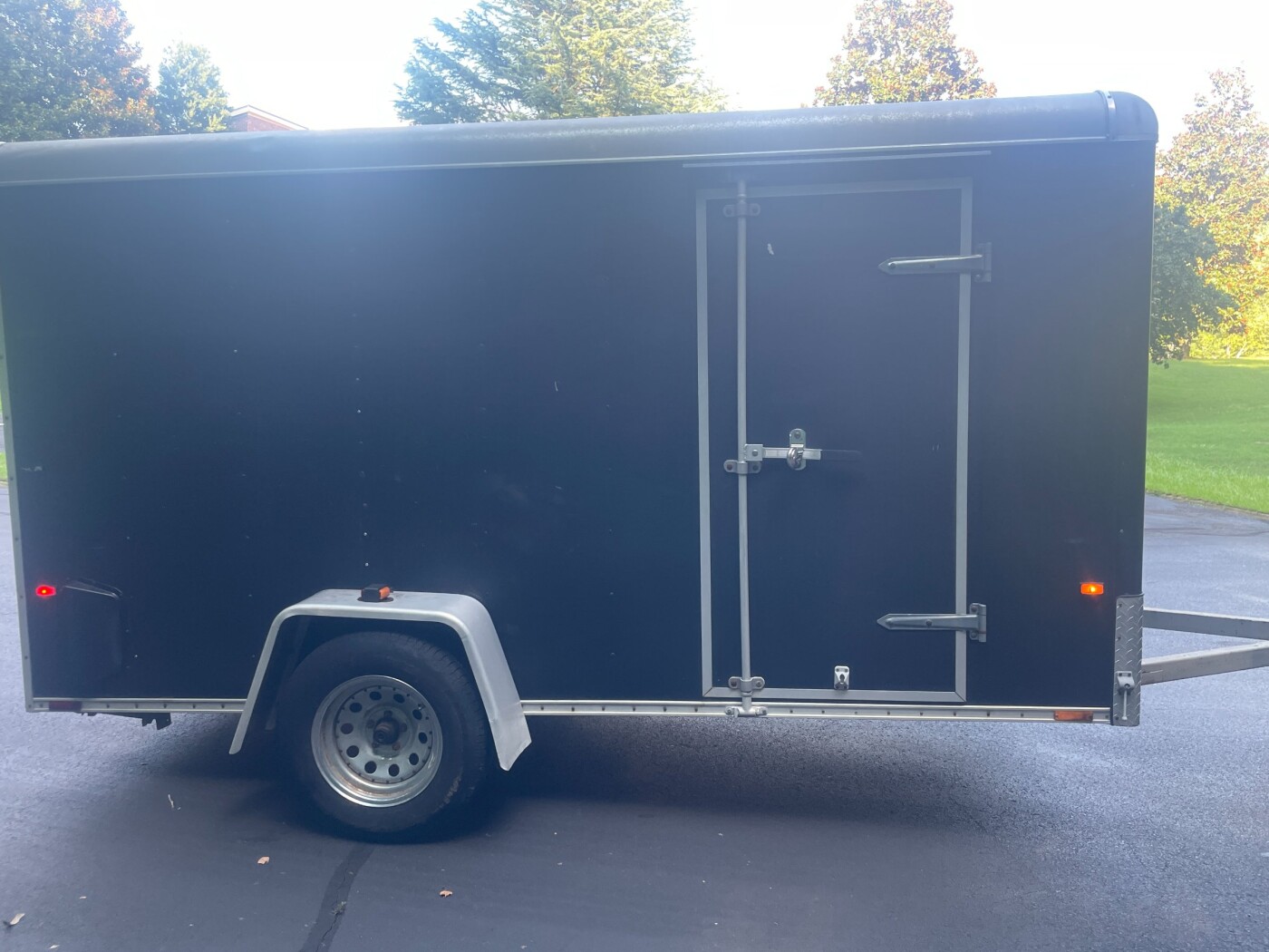 2007 Wells Cargo Enclosed 70" x 12' Enclosed Trailer