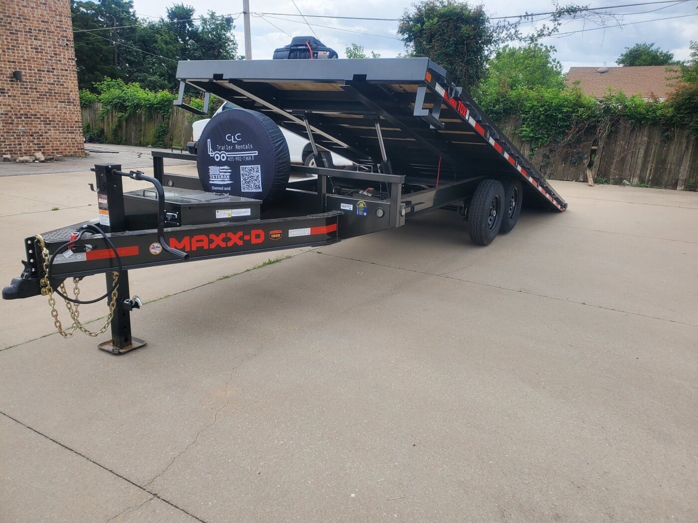 2026 Maxx-D TOX 22ft Deckover Tilt w/ Winch