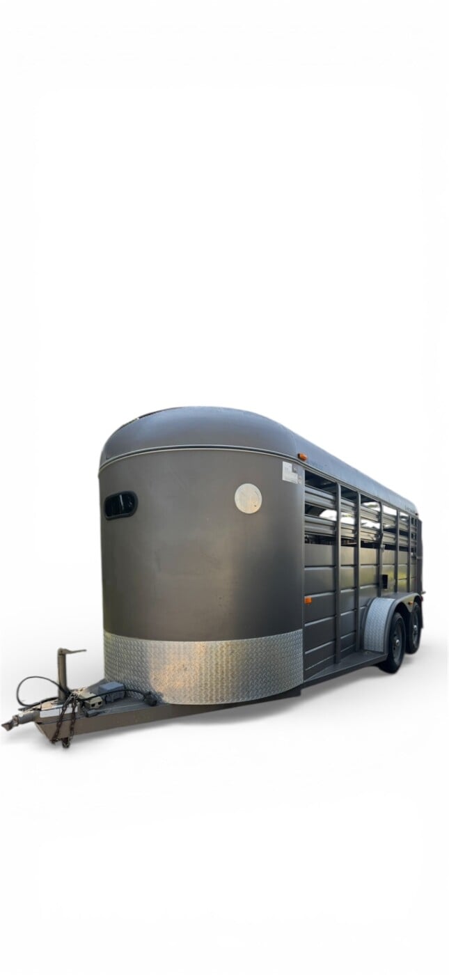2013 Horse Trailer 16’ Horse Trailer Rental