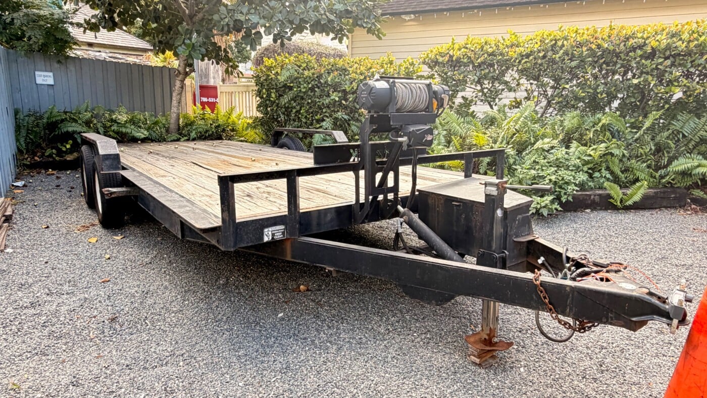2017 Custom HMDE 18’ Hydraulic Tilt Trailer