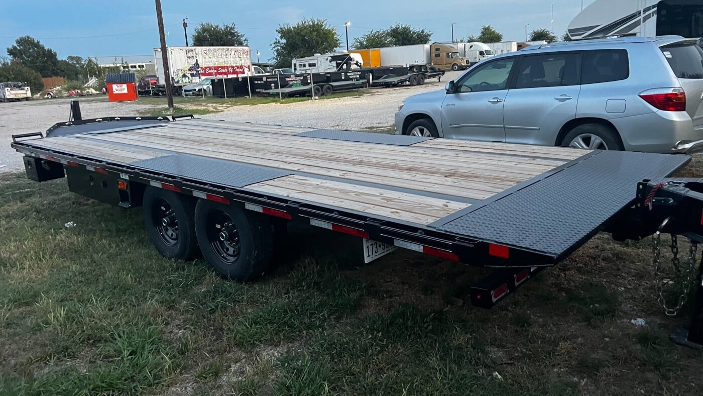 2025 Diamond C DET 22ft Deck-Over Tilt
