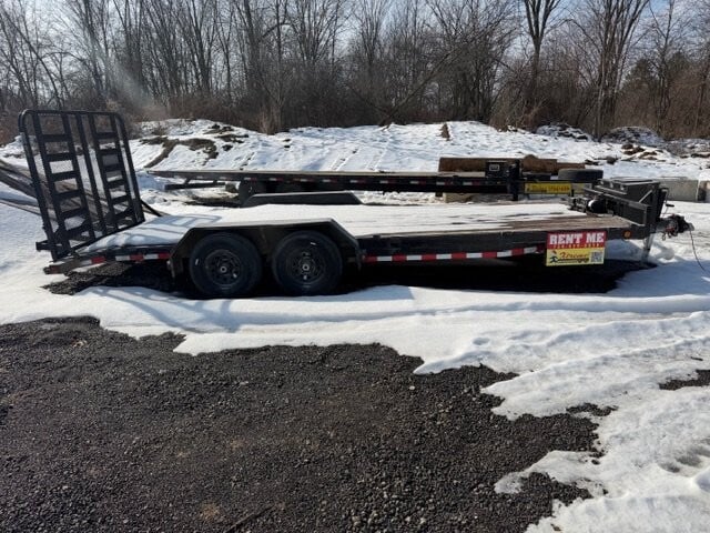 2018 Loadtrail CH 7X20 Car Hauler CH181