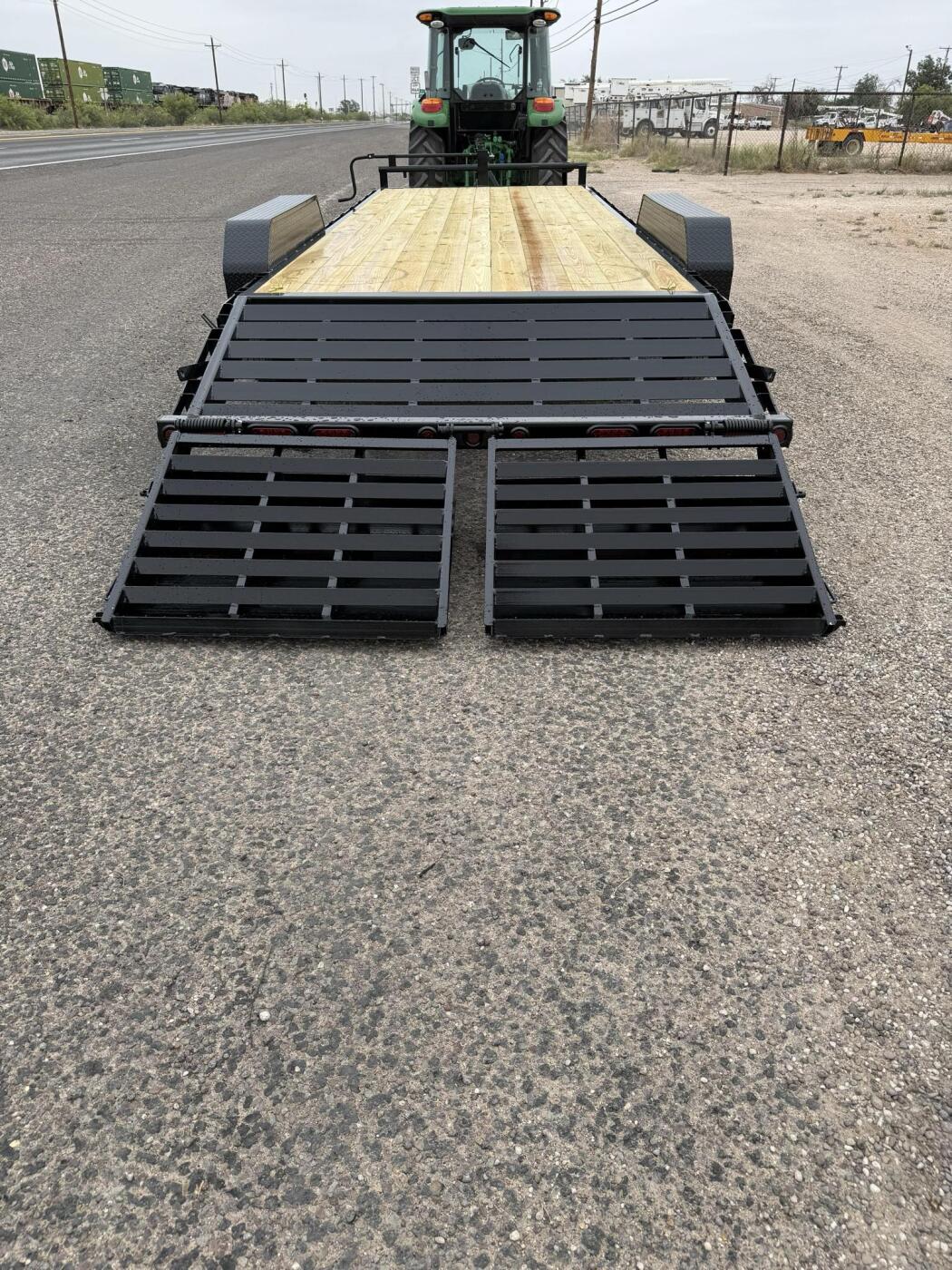 2026 Genesis  Car Hauler 24ft Car hauler 24ft, mini HD ramps