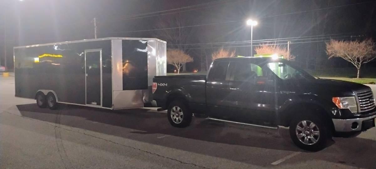 2025 ENCLOSED TRAILER 24 FOOT Car Hauling & Moving , Etc