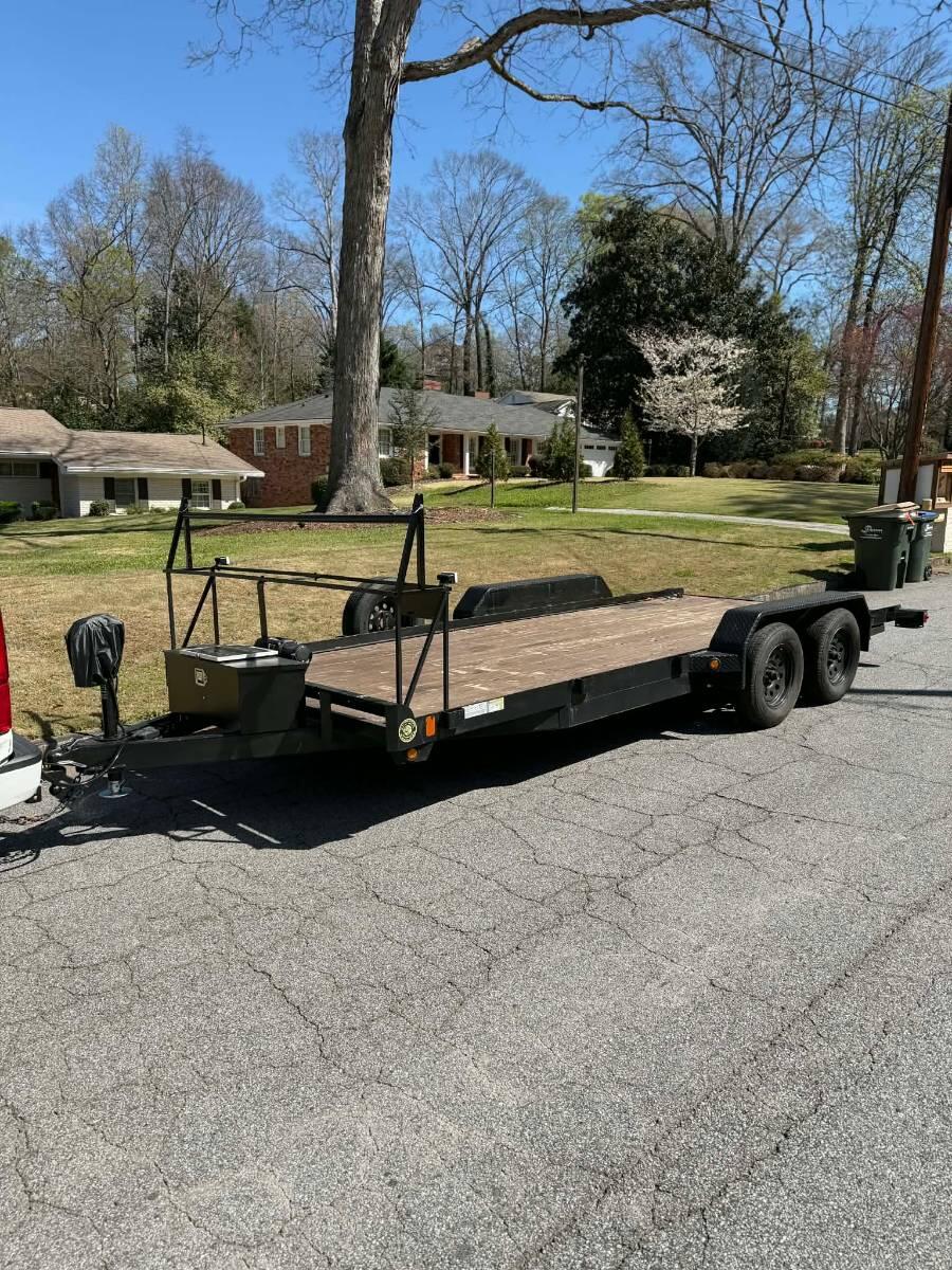2016 Gatormade Lowboy 18’ Car Hauler with winch