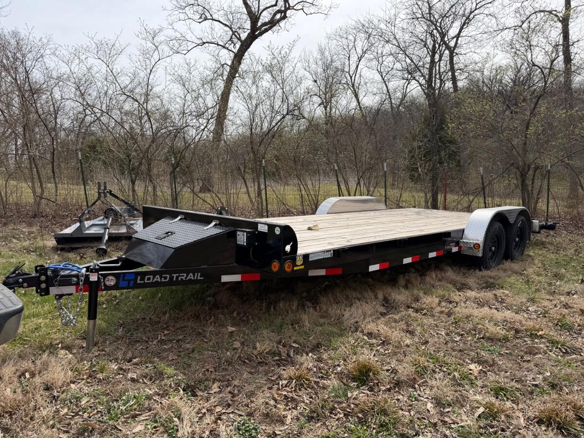 2026 Load Trail 20’ (18’ flat 2’ dove) 5k GVWR