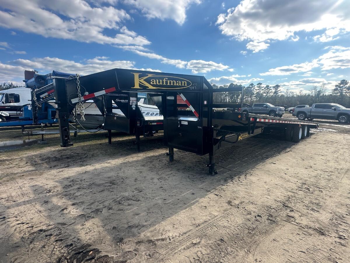 2024 Kaufman 35 ft tilt trailer