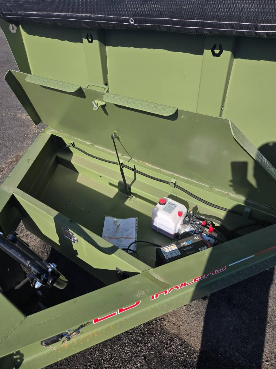2025 Silverline D 16×7×3 dump trailer.