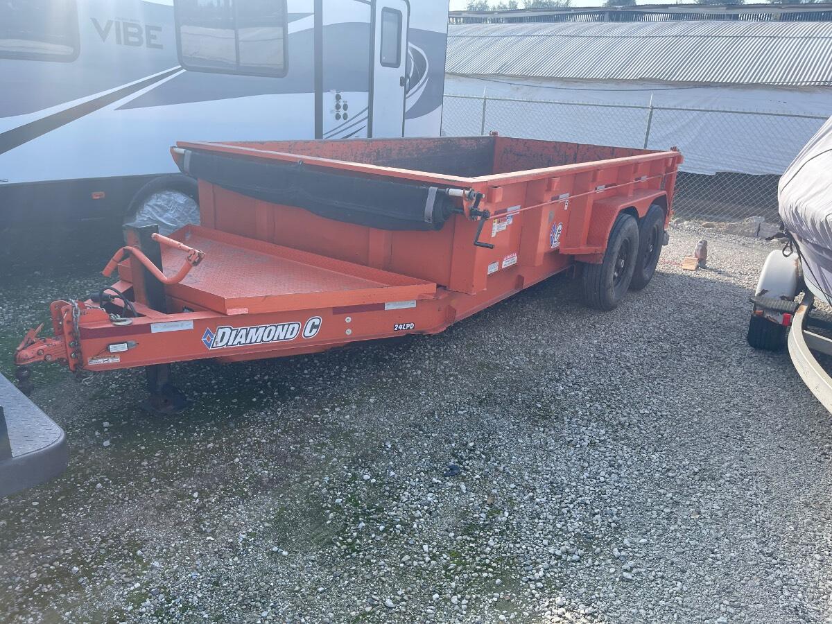 2017 Diamond c Dump trailer with ramps 7x14