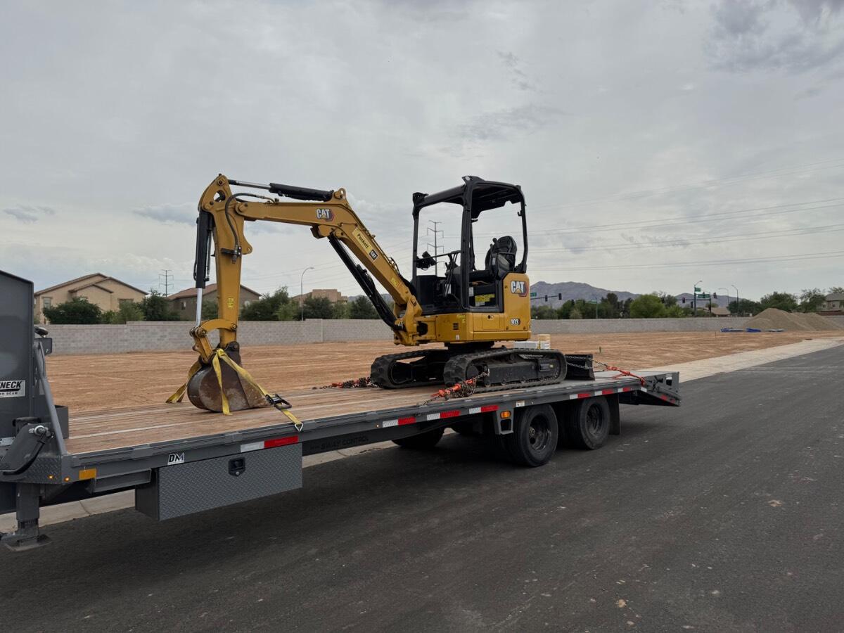 2024 Diamond C Equipment hauler with ramps