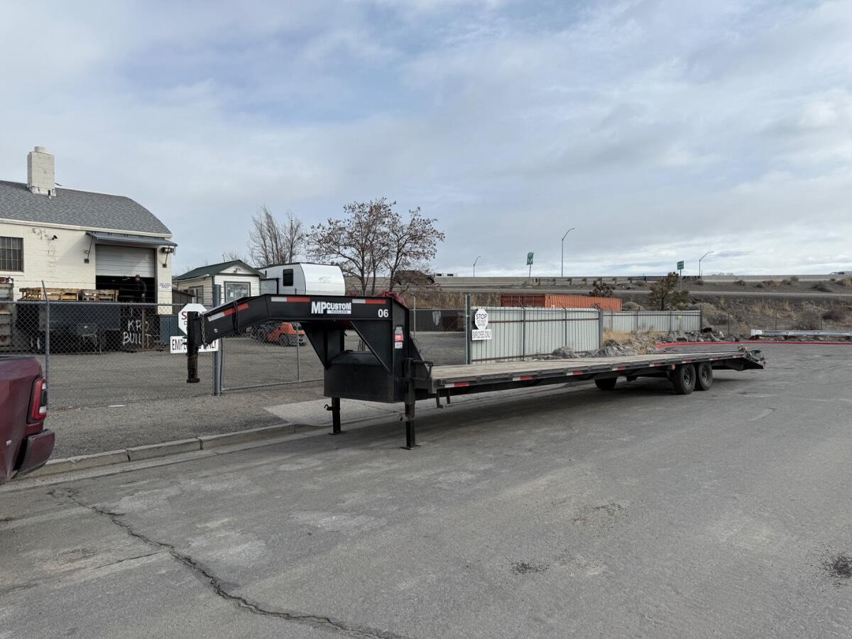 2024 MP Custom 40 ft flatbed with megaramp