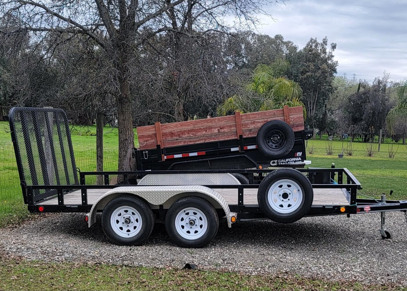 2019 PJ 7x14 Utility w/spring assist ramp