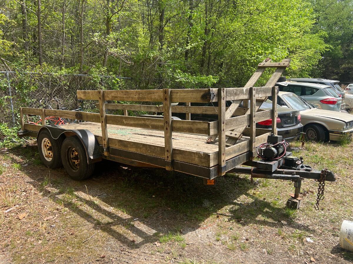 1995 N/a Car holder for utility trailer