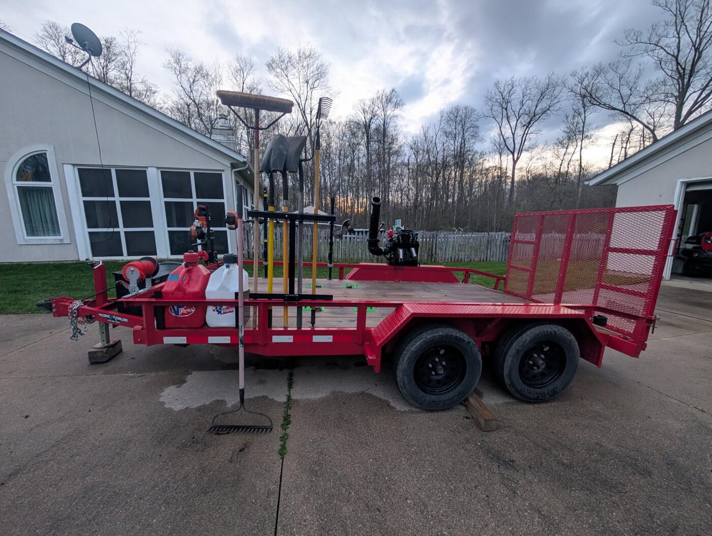 2024 McCormic 14 Ft Equipment Trailer 2024 McCormick Red