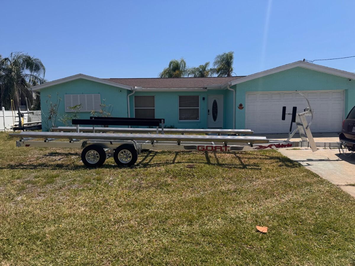 2026 Wolverine 28 footer Pontoon or tritoon trailer