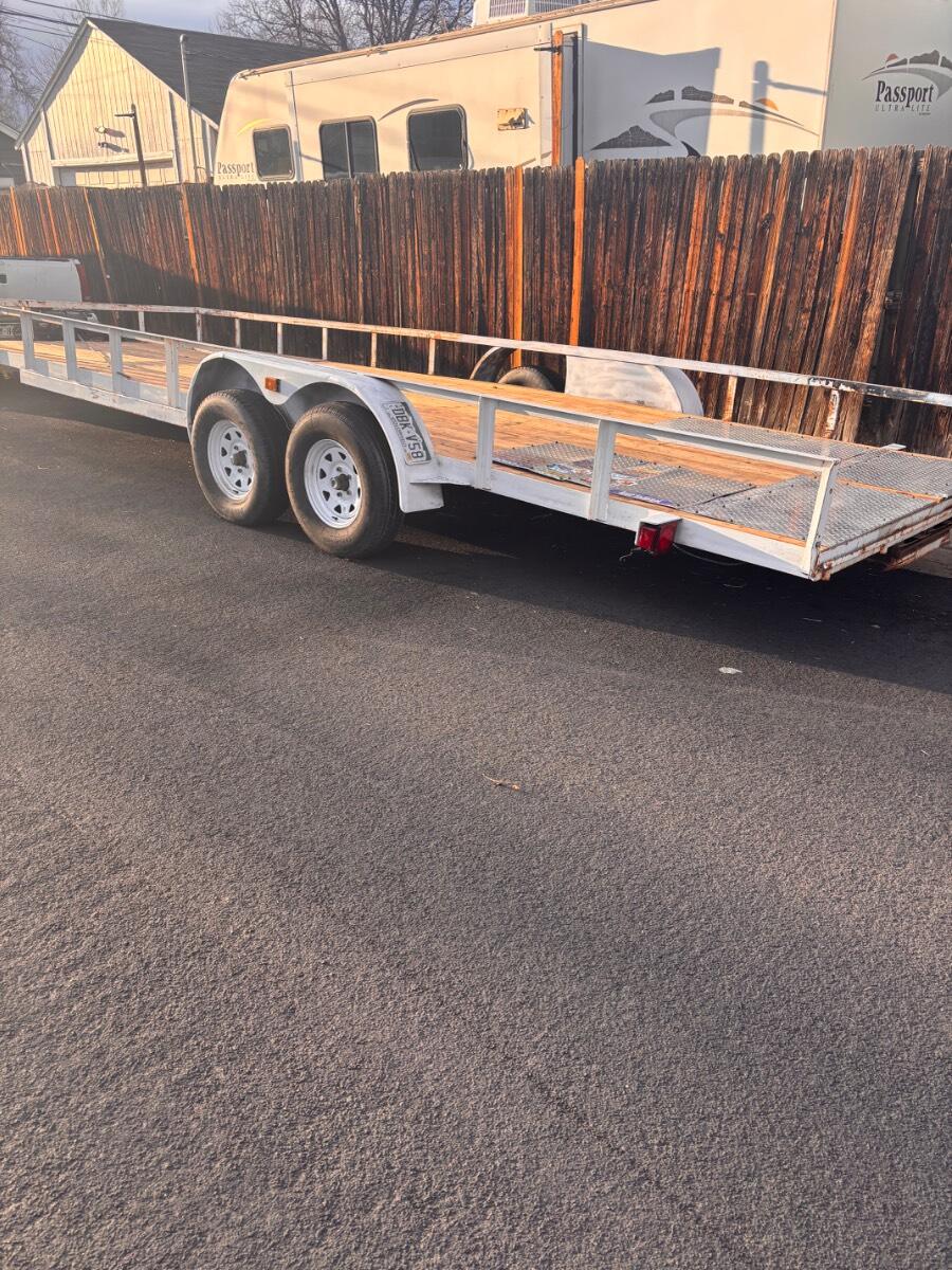 2020 23' x 83" Flatbed Trailer