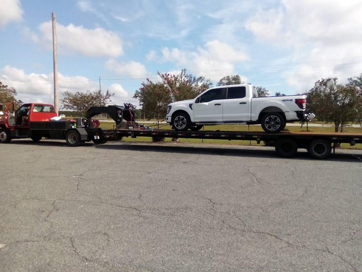 2020 Traxx 35+5 flatbed Dovetail mega ram