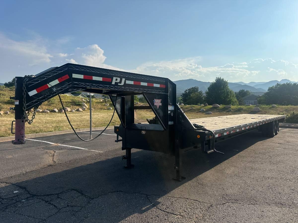 2019 PJ 8.5ft X 40ft 26k GVWR 40ft Gooseneck DKOVR
