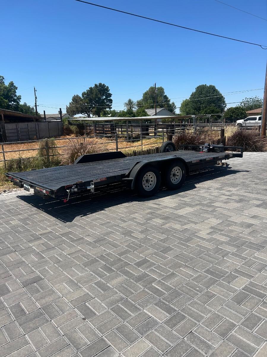 2019 play craft 20’ X 83” car hauler