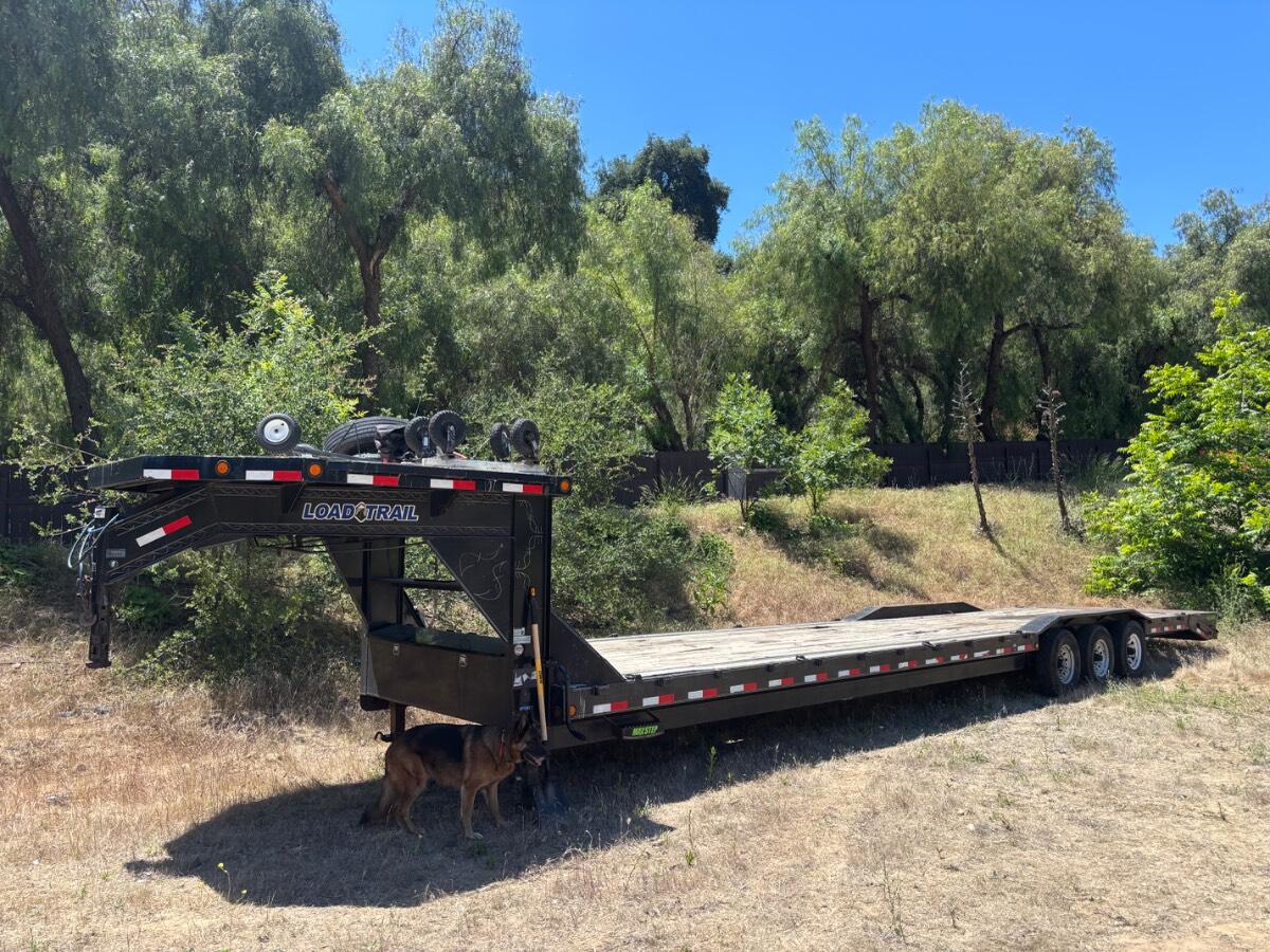2022 Load trail 40 ft 26,000 lb. Car hauler