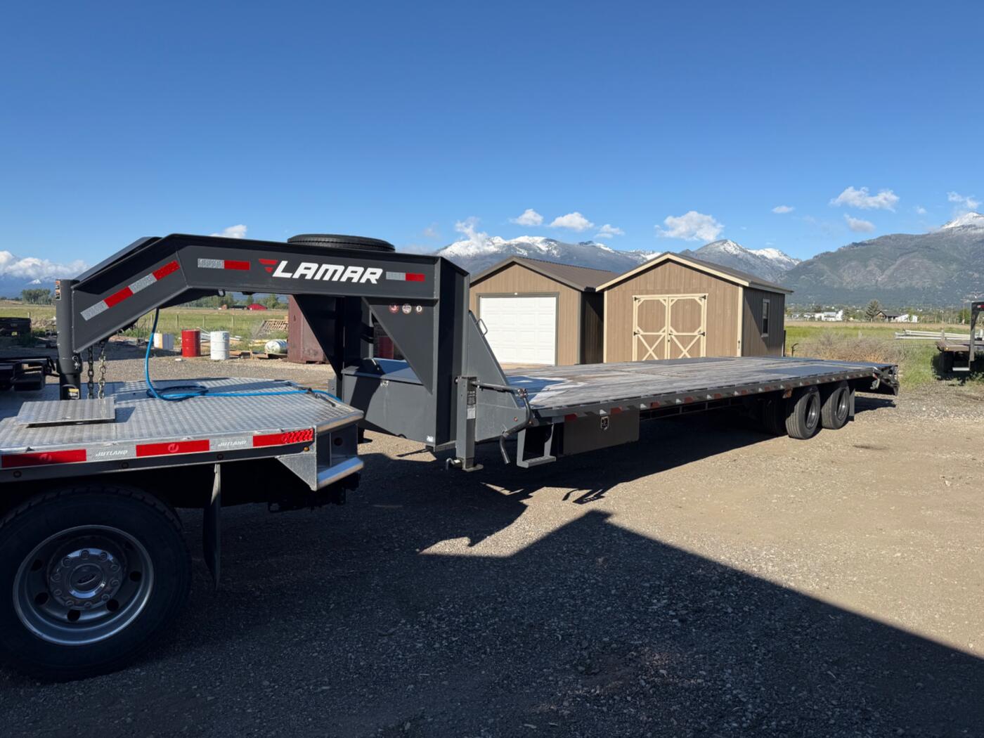2025 Lamar FD 32' Gooseneck Deckover
