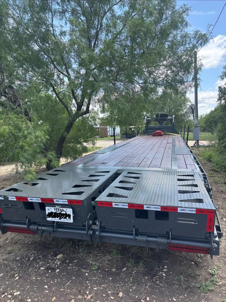 2026 ARC 40&rsquo; gooseneck with mega ramps