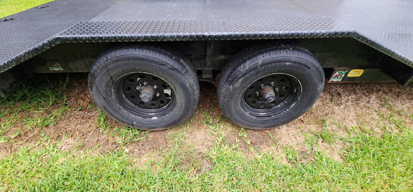 2014 Lamar trailers 22ft Car trailer.
