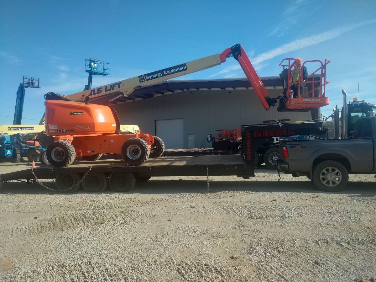 2015 Hooper 21k gvwr with 25' deck, ramps.