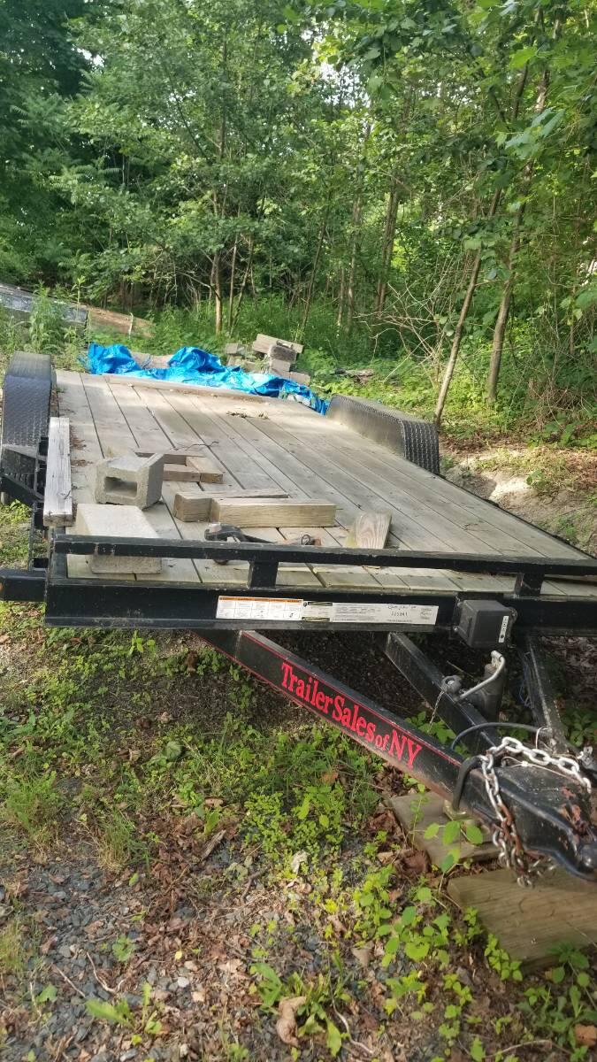 2023 Trailer Sales of Car hauker with dovetail