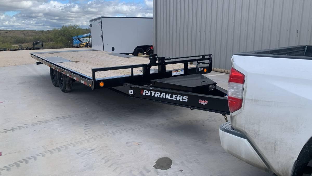2022 PJ 24 ft tilt deck