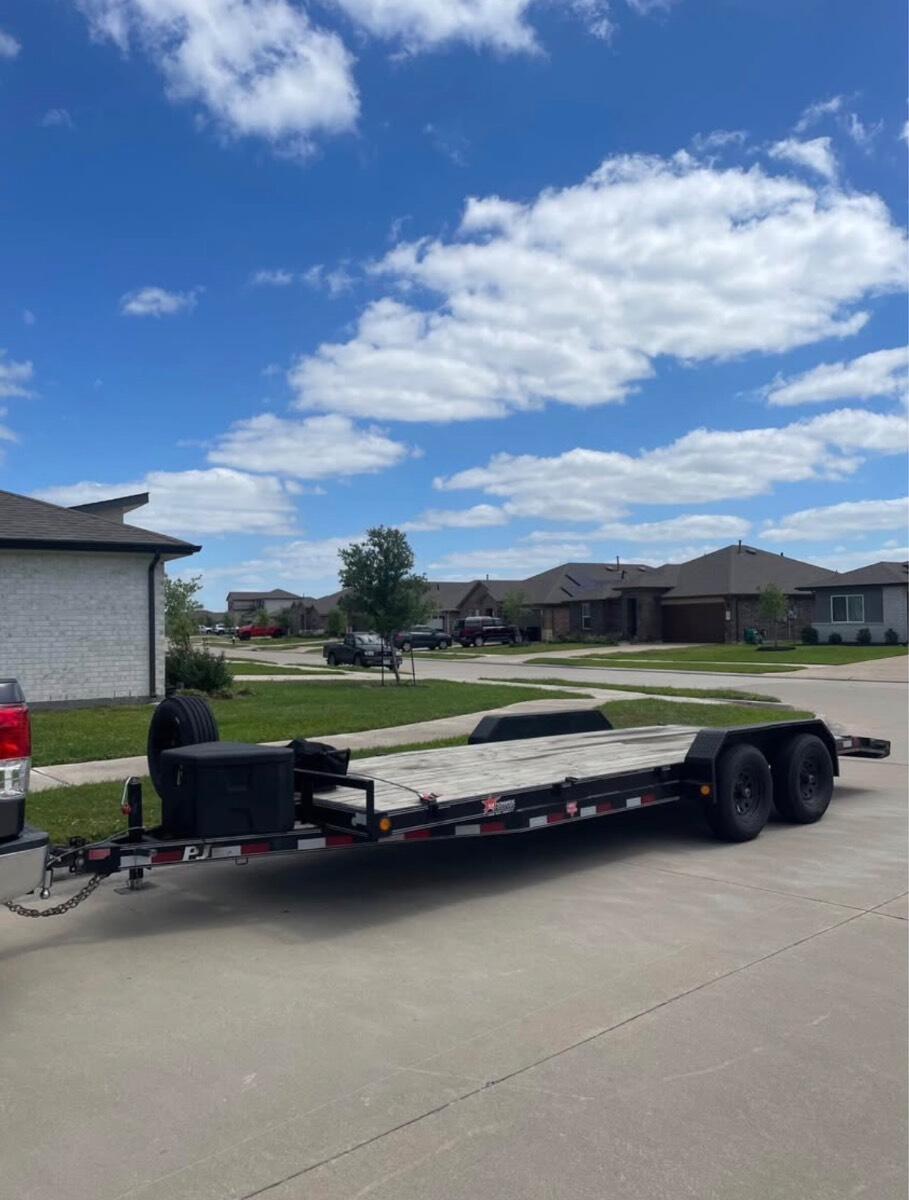 2023 PJ Trailer Car Hauler with Dovetail