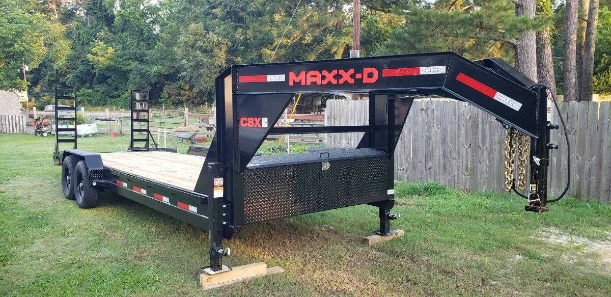 2022 MaxxD 83x24 gooseneck