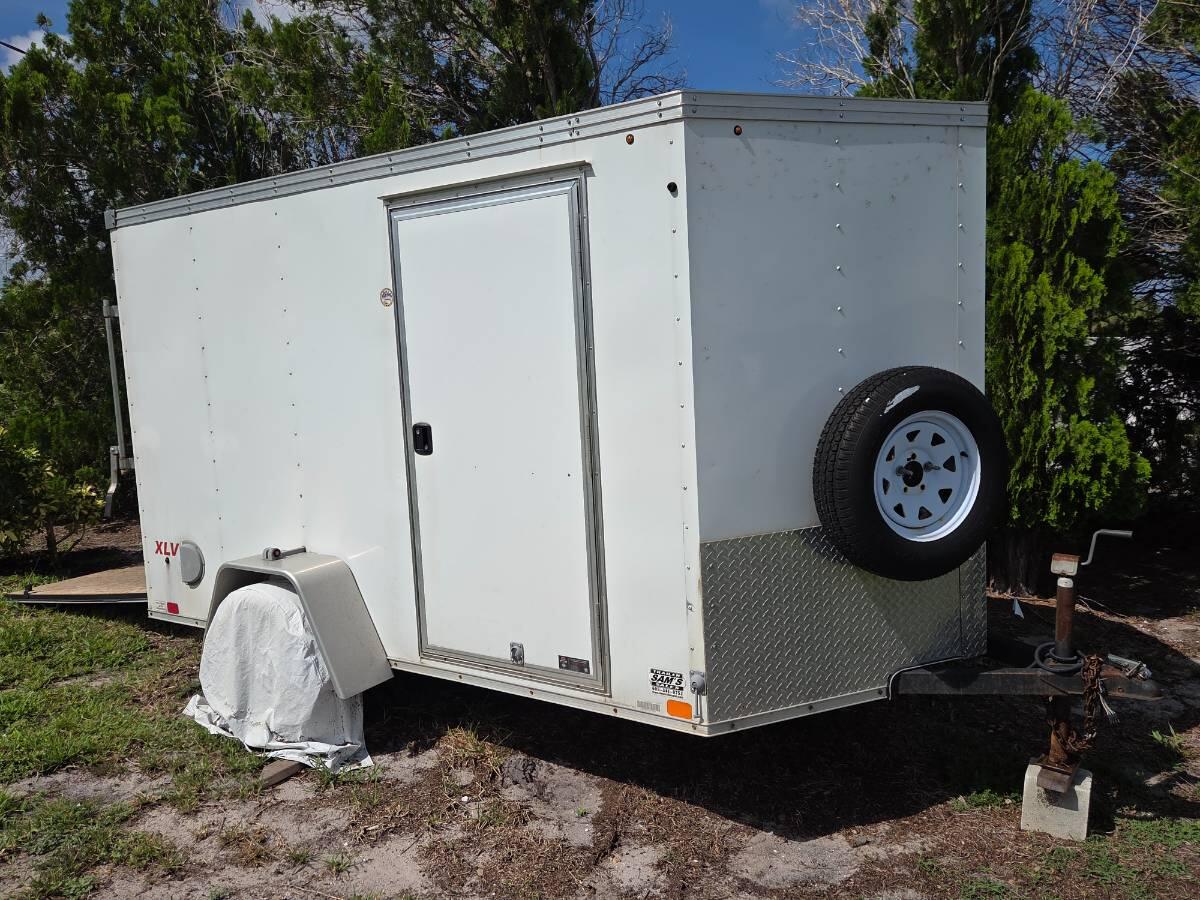 2017 United 6x10 v nose enclosed trailer
