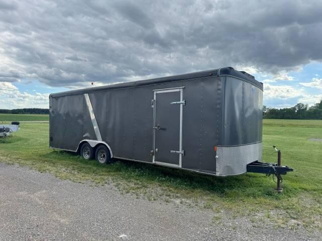 2016 Interstate 24 foot Enclosed car hauler