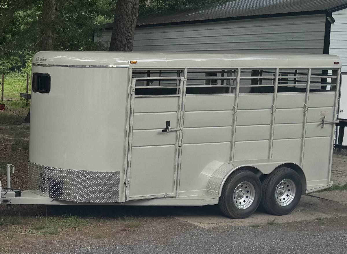 2025 Calico 3 horse slant load