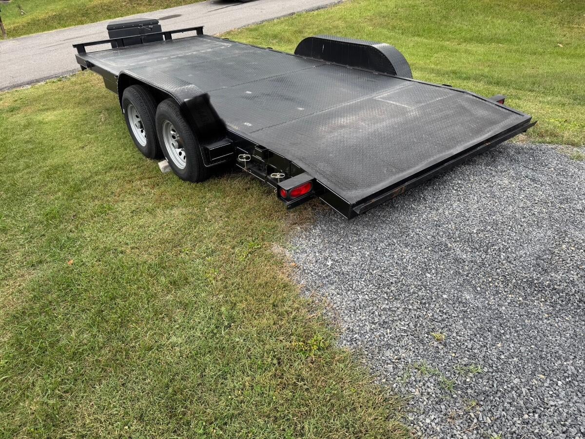 2023 Max Built 18&rsquo; car hauler with dovetail