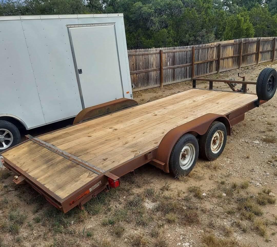 2010 Trailer New deck boards, well maintain